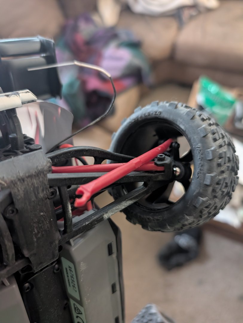 1/16 e-revo broken link